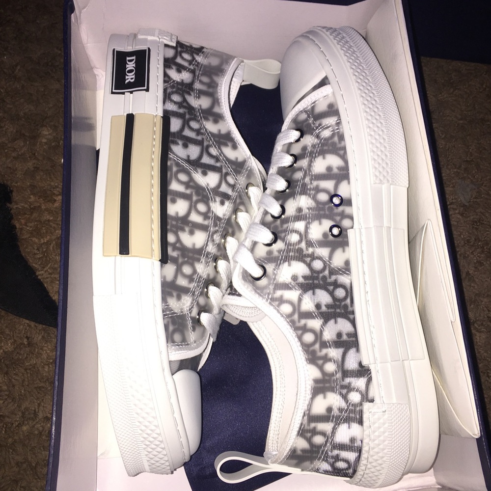 Dior low b23 low top size 9(42)